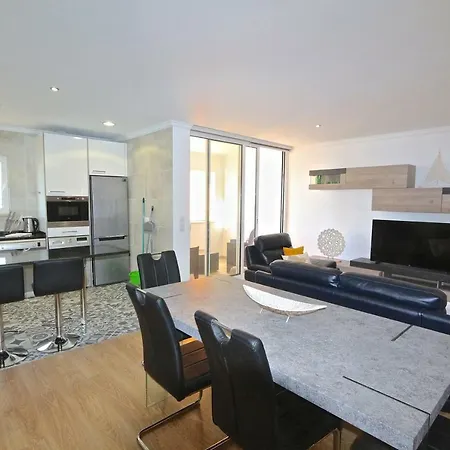 Marina Plaza 162 - Clever Details *